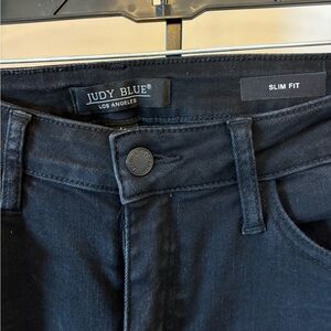 Judy blue slim fit size 5/27 black raw him distressed at the knee jeans.